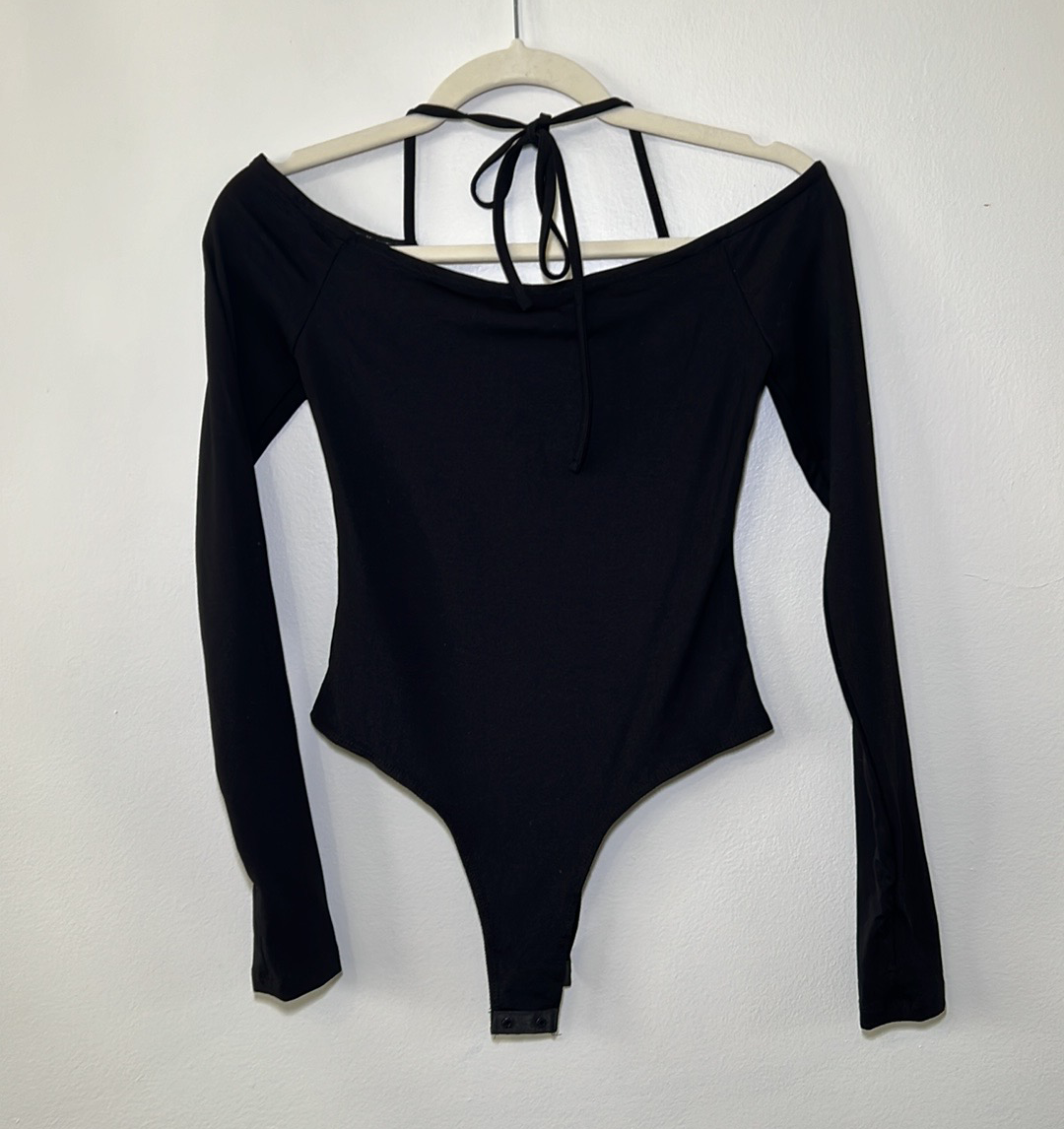 Edikted Cold Shoulder Rib BodySuit