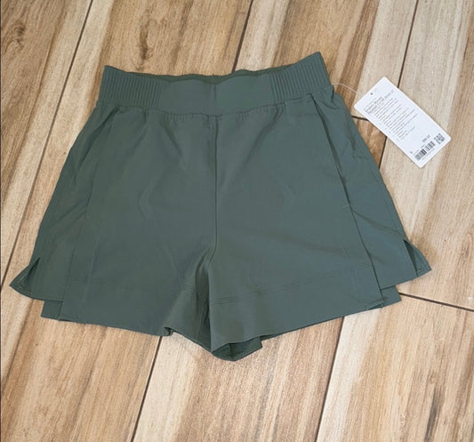 Stretch Woven Relaxed Fit High Rise Short 4”